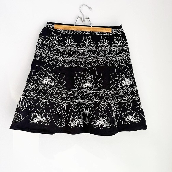 Talbots Dresses & Skirts - Talbots Petites Size 8 Black Skirt Embroidered